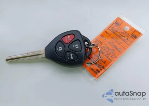 2010 Toyota Corolla S из США, поврежденный, VIN 2T1BU4EE0AC496238